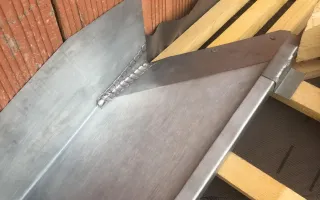 Raccordement en tête d'un couloir de rive