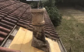 Taille et pose des voliges sur chevrons existants pour accueillir la nouvelle zinguerie