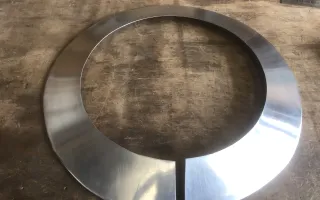 Collerette finalisée et prête à être ajustée et soudée sur le chantier