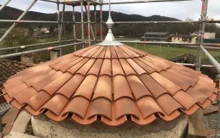 Couverture en tuile canal paysage gironnée avec son épi en zinc