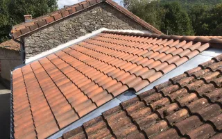 Second versant avec chéneaux à redans raccordé sur l'ancien