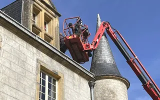 Nacelle entre la tour et la lucarne