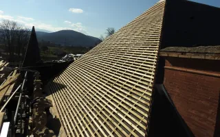 Liteaunage complet d'un des versants du château