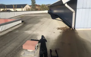 Une vue de la toiture avant travaux