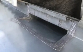 Vue d'une naissance une fois soudée au chéneau