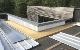 Fonçure bois en volige pour accueillir la future zinguerie