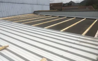 Installation des bacs acier