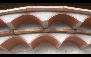 Gros plans sur les génoises maçonnées